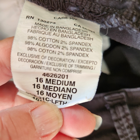 Lee Cargo Capris - Picture 2 of 5